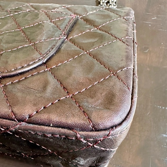 Chanel 2.55 Reissue Flap Bag - Picture 8 of 16